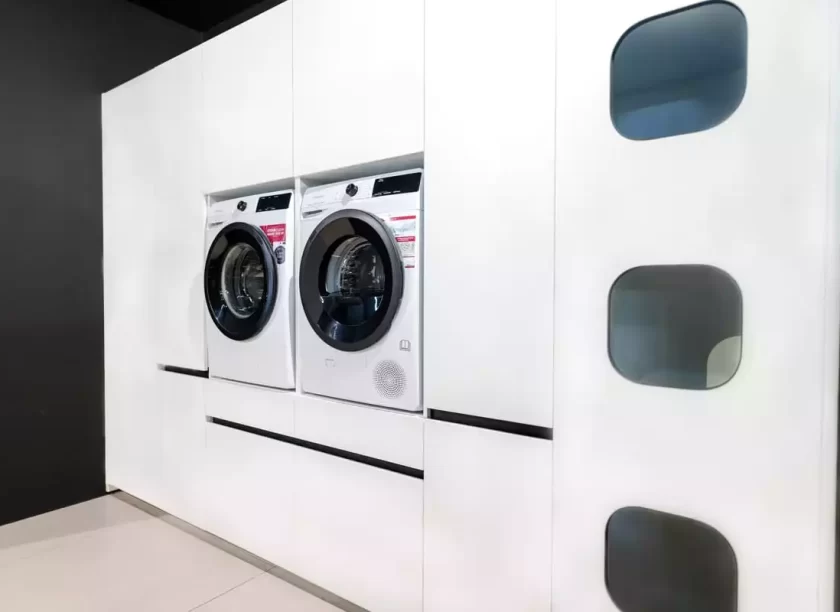 bijkeuken-wit-laundry-trend-modern